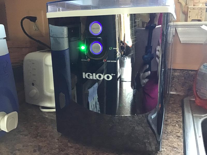 Igloo ICEB33BS Automatic Electric Countertop 33 LB Ice Maker