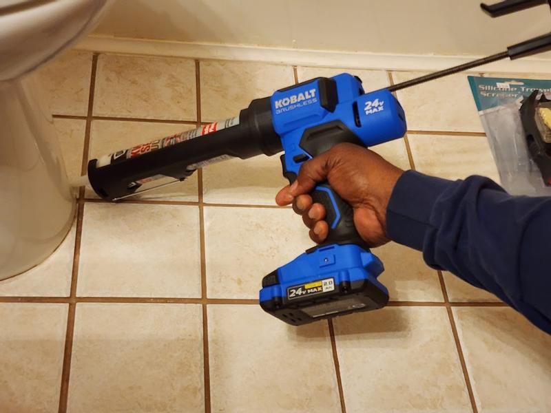 Kobalt Ratchet Caulk Gun in the Caulk Guns department at