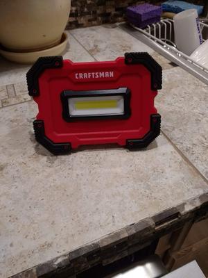 Craftsman Rechargeable 1000 lumen Light and Power Bank CMXLAAF1 
