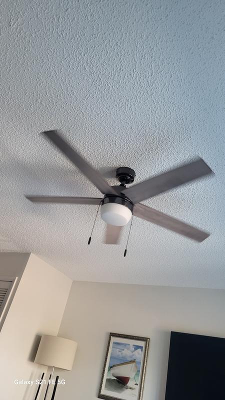 Harbor Breeze Newbern 52-in Gun metal LED Ceiling Fan With Light Chain ...