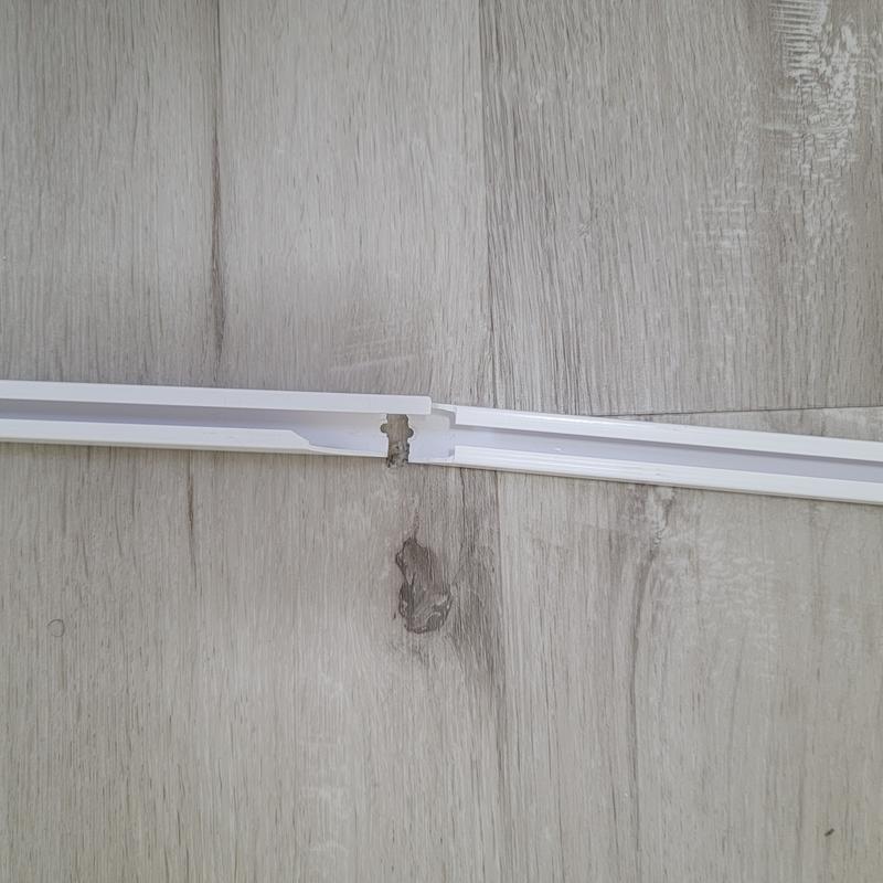 Spectrum Via 48-in x 80-in Reversible/Universal Handing White Mist