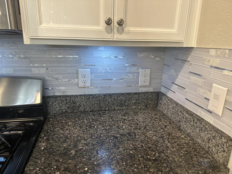 Peel&Stick Tile Polar Lights White 12-in x 13-in Glossy Glass; Metal; Stone Marble Linear Marble Look Peel and Stick Wall Tile (0.998-sq. ft/ Piece)
