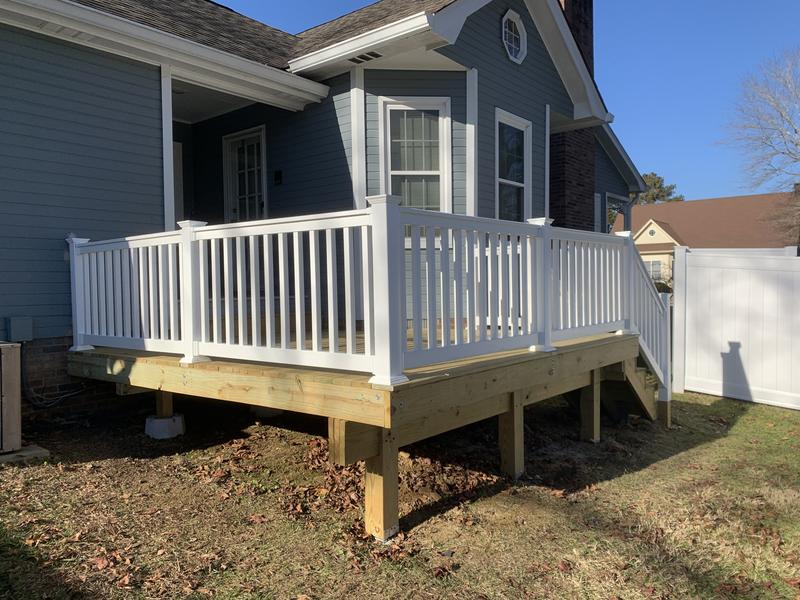 Freedom Lincoln 6-ft x 36-in White Vinyl Deck Rail Kit in the Deck ...