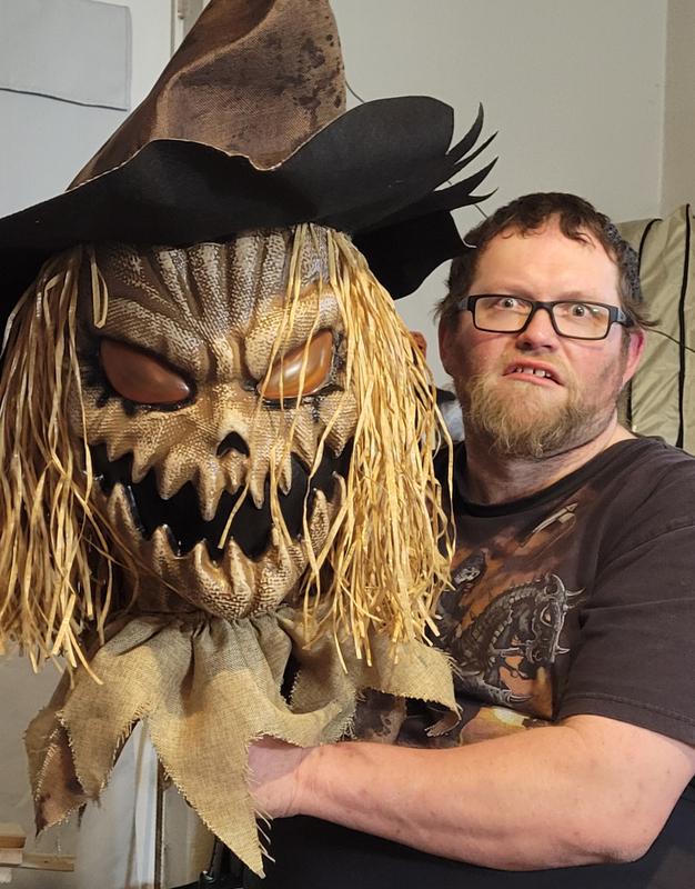 Haunted Living 10.5-ft Scarecrow Motion Activated Lighted Animatronic ...