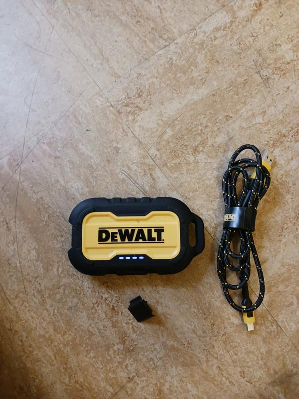 Dewalt micro usb online power bank