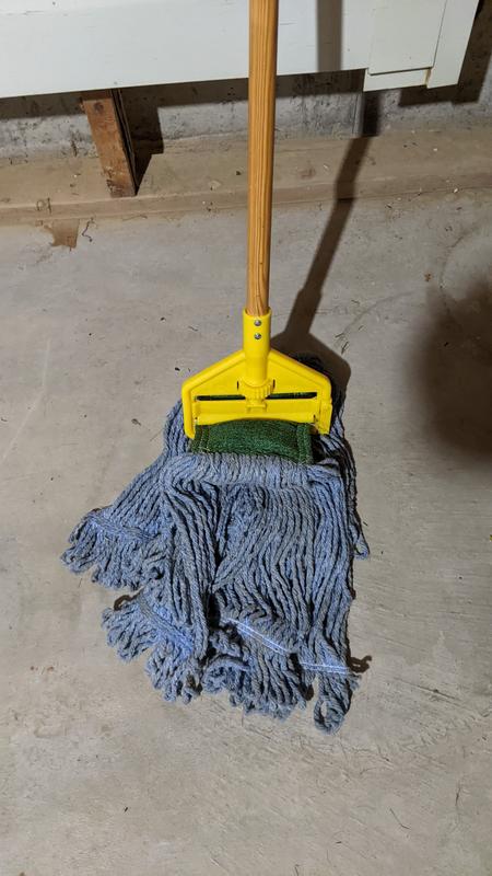 Rubbermaid Commercial Gripper Wet Mop 60 Hardwood Handle - The Office Point