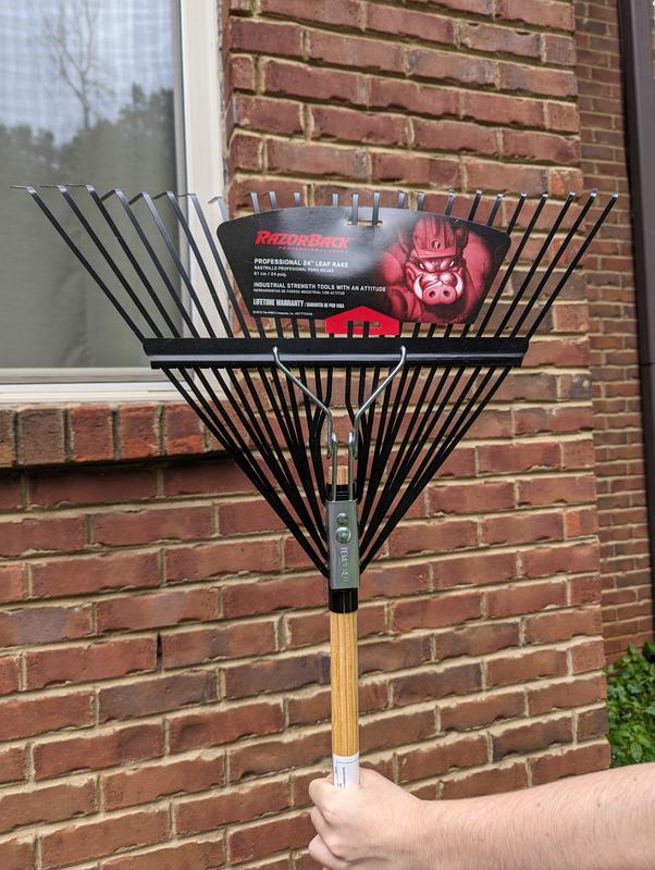 Razor-Back 34-in L Wood-Handle Steel Garden Rake 2911200 at Lowes.com