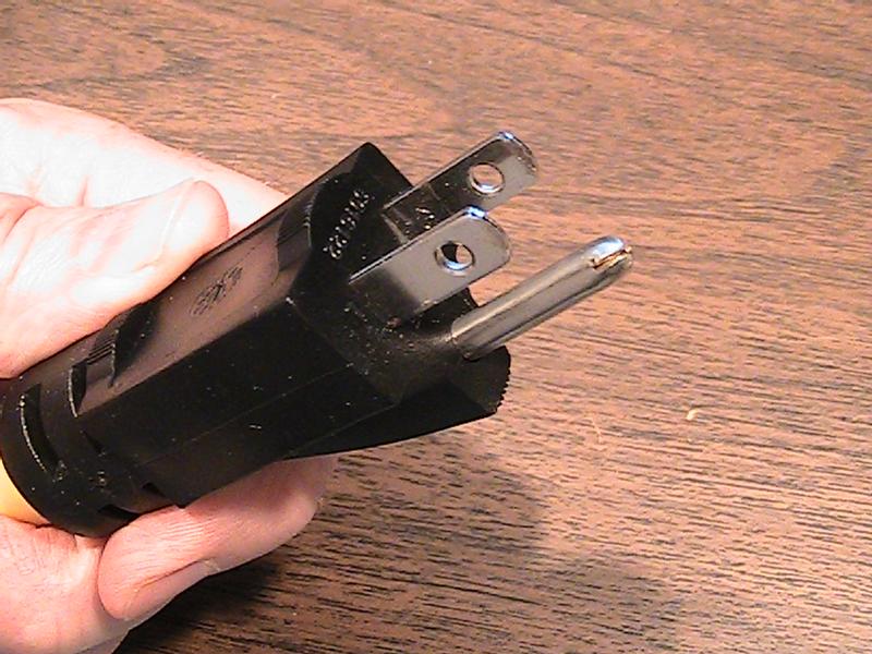 Utilitech 15A SINGLE TO TRIPLE ADAPTER in the Extension Cords ...