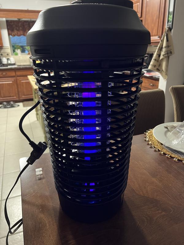 Black Flag 5500 Volt Deluxe 40 Watt Electronic Insect Killer, Bug