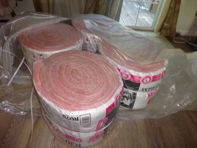 Owens Corning R- 20 Faced Fiberglass Insulation Roll 15 in. x 32 ft. (1  Roll) RF50 - The Home Depot