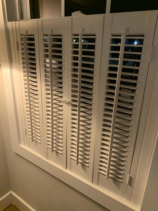 allen + roth 27-in to 29-in W x 24-in L Traditional White Faux wood ...