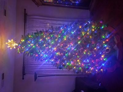 GE 7.5-ft Oakmont Spruce Pre-lit Artificial Christmas Tree