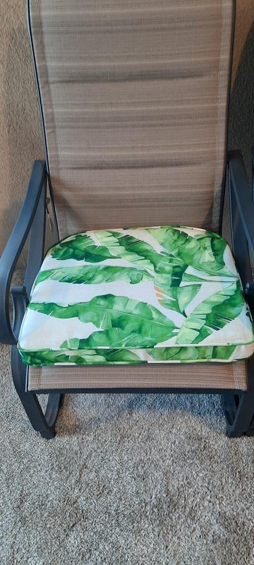 Style Selections Lola 18-in x 21-in Greige Patio Chair Cushion Polyester | 21310S-108B206