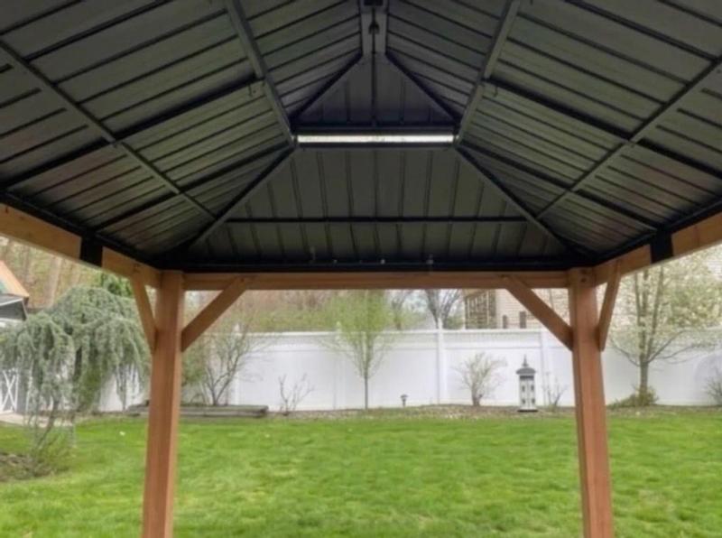 ELEVATE OUTDOORS Glamwood Cedar Wood 11-ft x 13-ft Hardtop Roof Iron ...