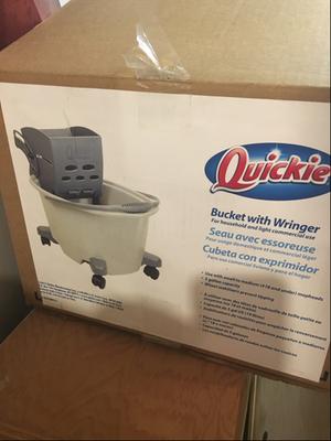 Quickie 5-Gallon Plastic Mop Wringer Bucket with Wheels in the Mop Wringer  Buckets department at