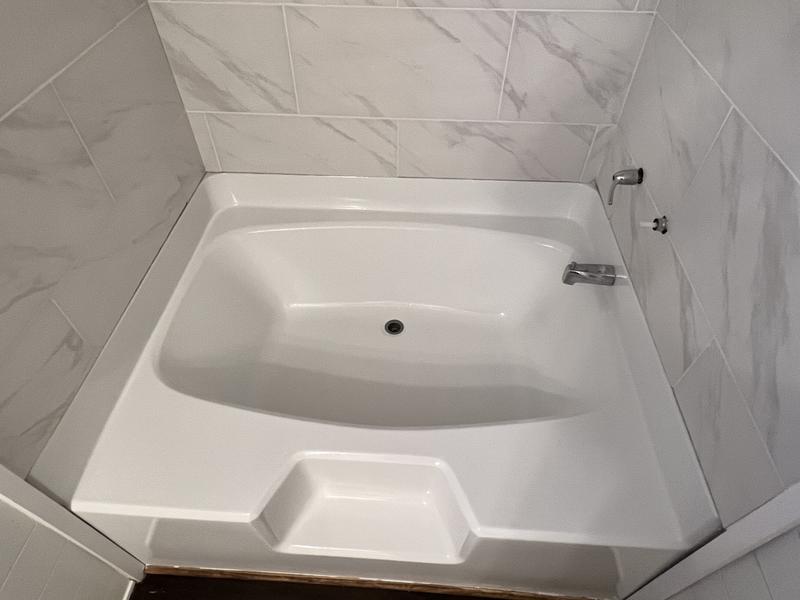 NIB : BATHWORKS Bathtub, Tile & on sale Sink Coating - WHITE