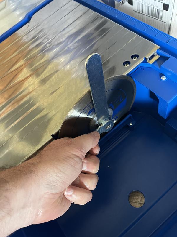 Kobalt 5Amp 7inBlade Corded Wet Tabletop Tile Saw In The, 49 OFF