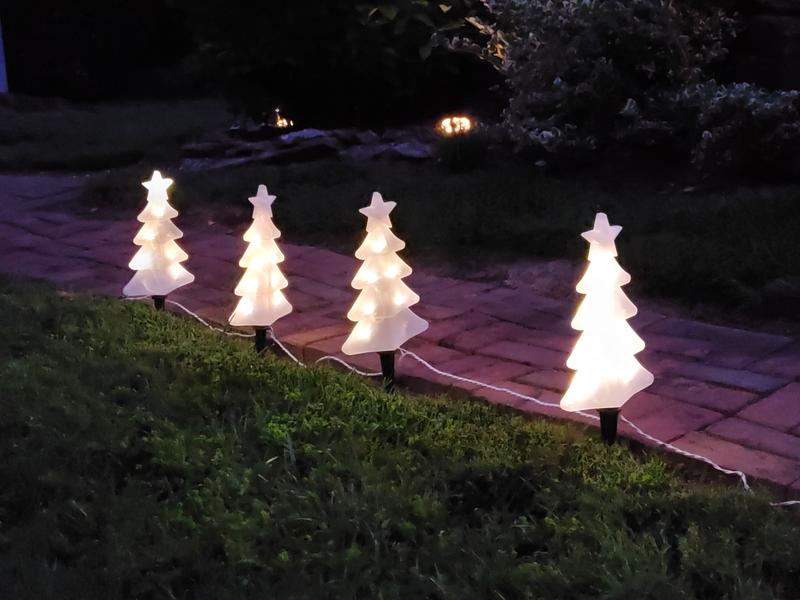 GE 4-ct Staybright LED White Tree Pathway Markers 72613LO at GE 4-ct Staybright LED White Tree Pathway Markers 72613LO at