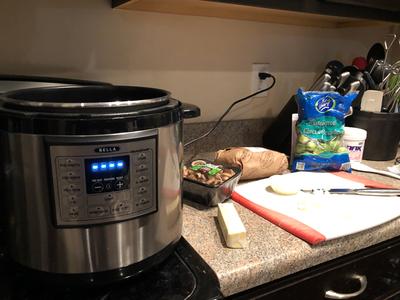 Instant Pot - 8Qt Pro Electric Pressure Cooker - Black 810028582217
