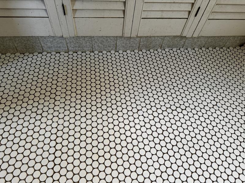 Affinity Tile Hudson Penny Round Snowcap White 12-in x 13-in