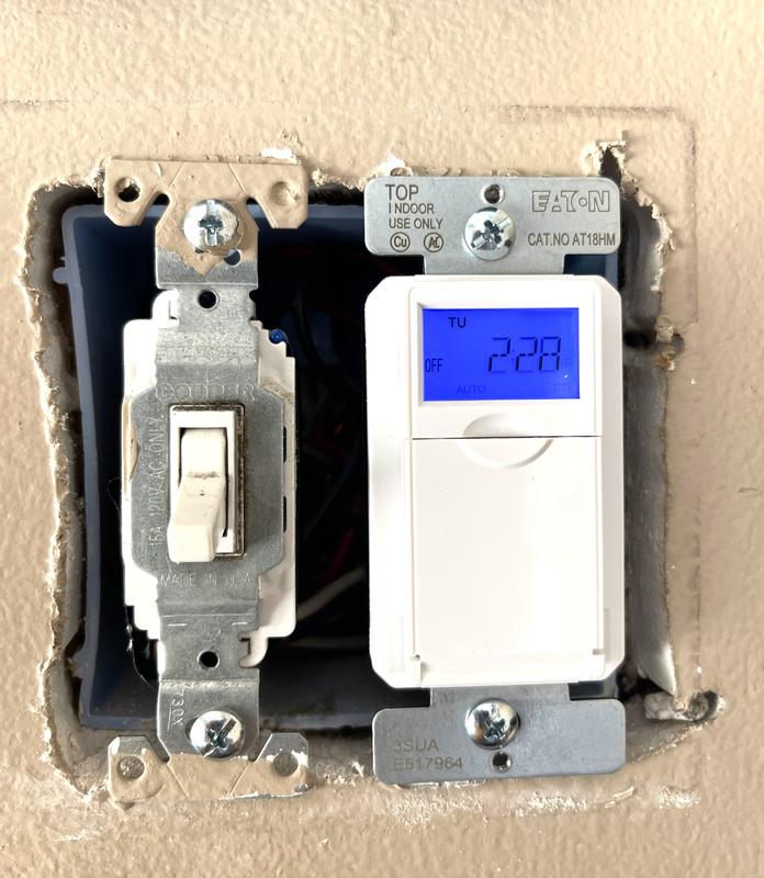 Eaton 15-Amps 120-volt In-wall Countdown Lighting Timer AT18HM-W-KB-LW ...