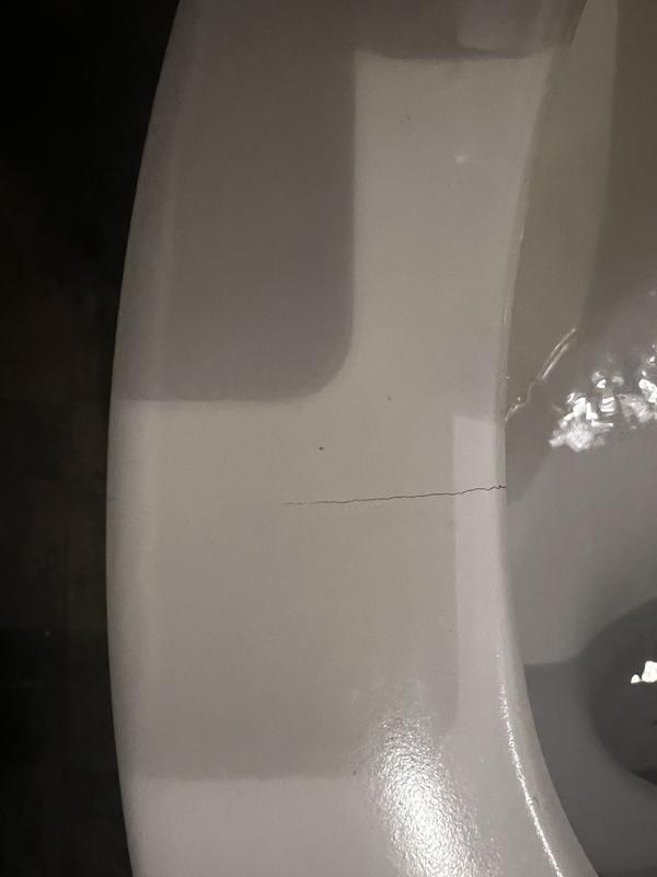Mansfield Wood White Round Soft Close Toilet Seat 311726NI 000 at