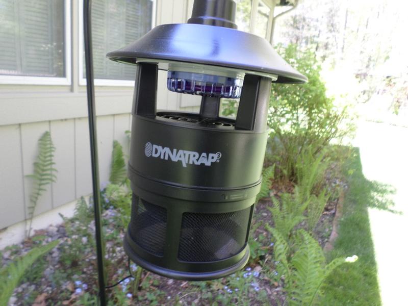 DynaTrap 1/4-Acre AtraktaGlo Indoor/Outdoor Insect Trap in the