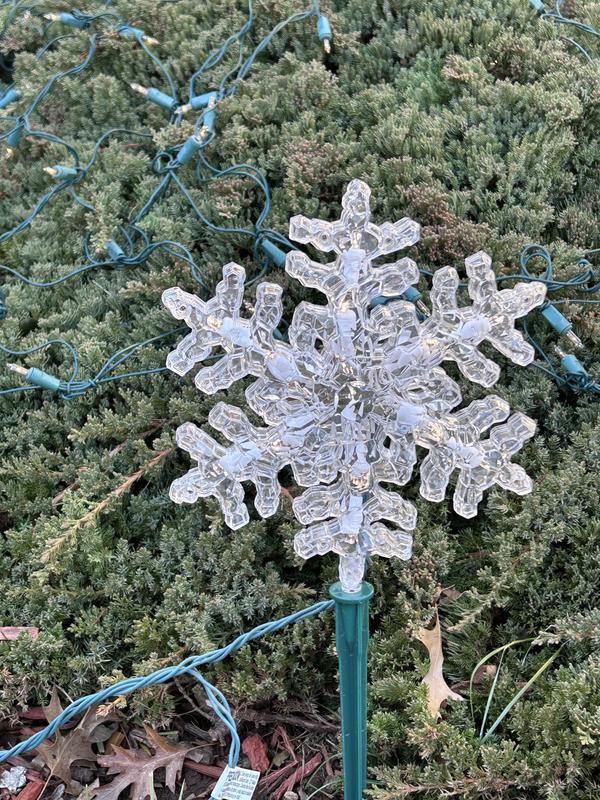 GE 4-ct Staybright LED White Snowflake Pathway Markers