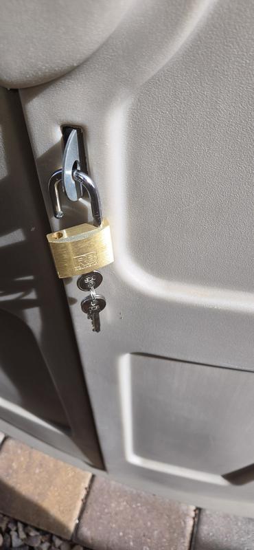 RELIABILT Keyed Padlock, 1-9/16-in Wide x 7/8-in Shackle in the ...