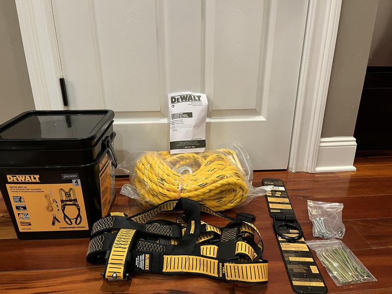 DEWALT Dewalt Rooftop Safety Kit Includes D1000 Harness with Tb Legs ...