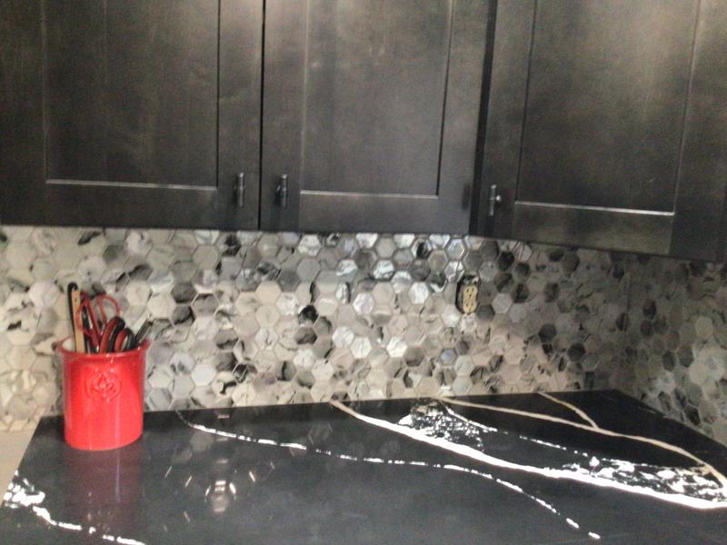 Elida Ceramica Metallic Eclipse Silver 11-in x 13-in Glossy Glass Hexagon Patterned Wall Tile (0.857-sq. ft/ Piece)