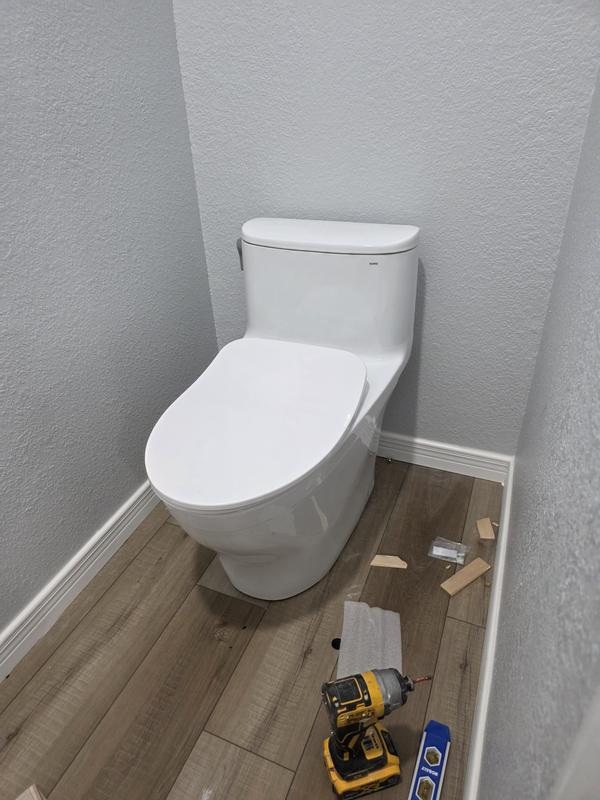 TOTO Nexus Cotton White Elongated Chair Height Soft Close 1-Piece ...