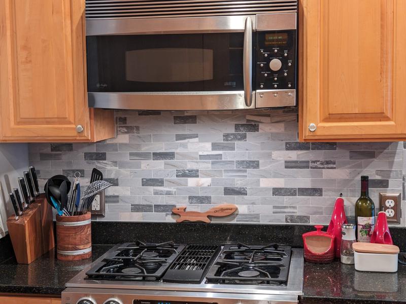 Satori Bianco 12-in x 12-in Polished Natural Stone Brick Look Mosaic Wall Tile (0.97-sq. ft/ Piece)