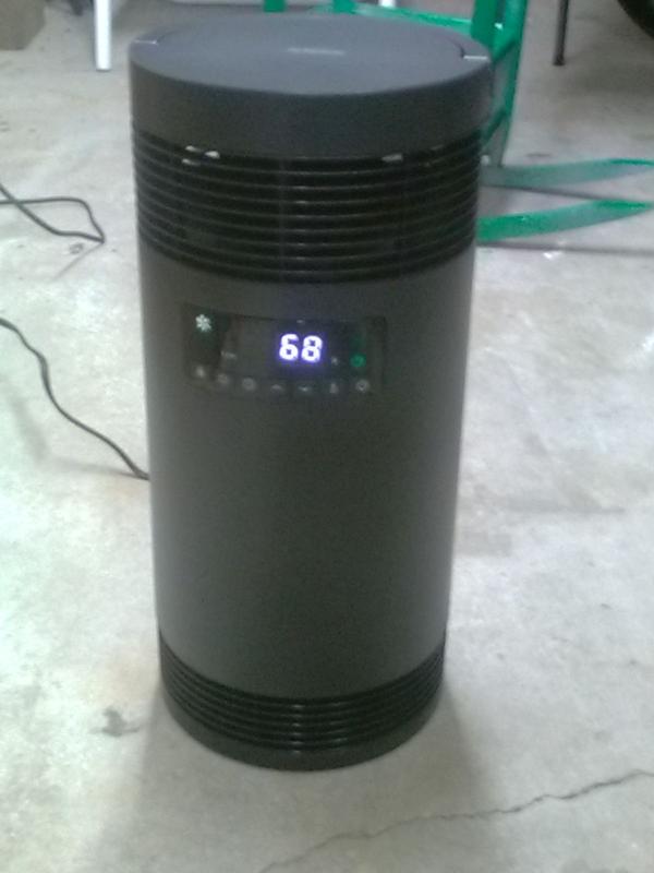 Utilitech Up to 1500-Watt Ceramic Tower Indoor Electric Space Heater with  Thermostat and Remote Included in the Electric Space Heaters department at  Lowes.com