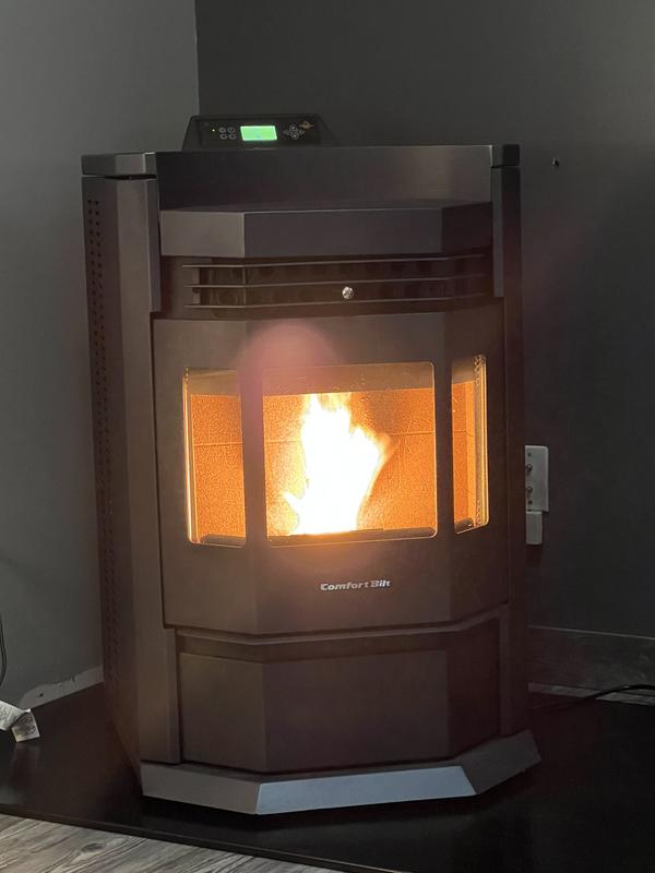 ComfortBilt 2800-sq ft Pellet Stove with 80-lb Hopper (EPA Approved) in the  Pellet Stoves department at Lowes.com