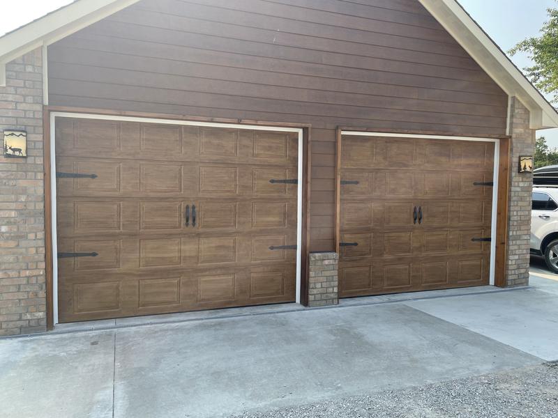 Giani Wood Look Garage Door Satin English Oak Exterior Paint Kit Kit In The Exterior Paint Department At Lowes Com