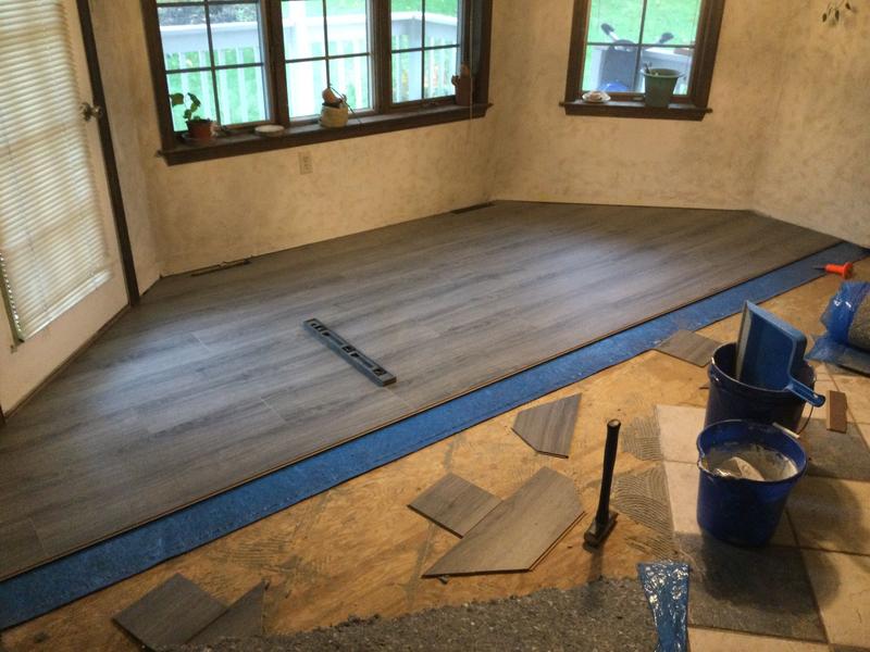 QuietWalk LV Luxury Vinyl, Laminate, or Wood Underlayment (Float, Glue, or  Nail) w/Vapor Barrier- Sound Reduction, Compression Resistant, Moisture  Protection 3'x33'4 Roll (Covers 100 sf) QW100LV 