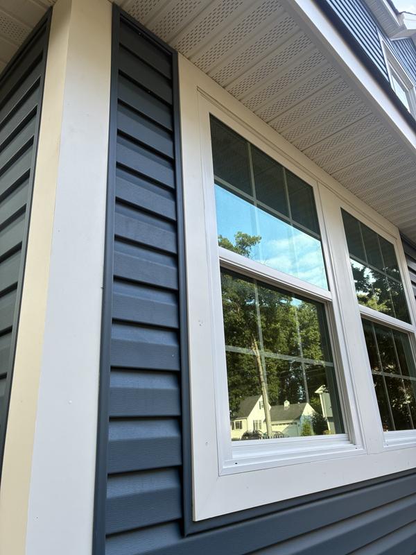 Georgia-Pacific Compass Double 4-in Traditional Blue Vinyl Siding
