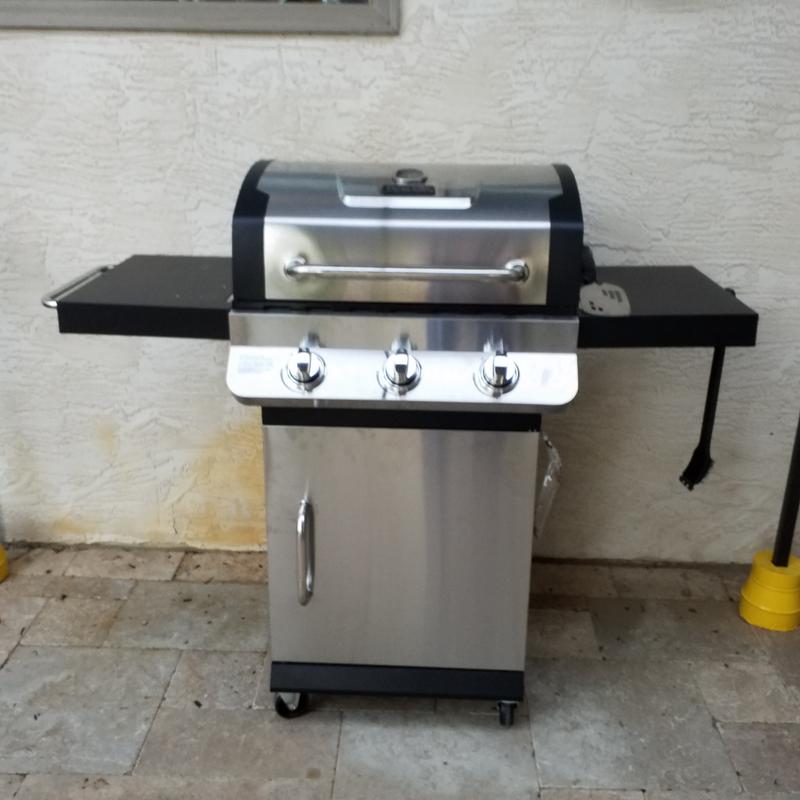 Dyna-Glo Red 3-Burner Liquid Propane Gas Grill in the Gas Grills department  at Lowes.com