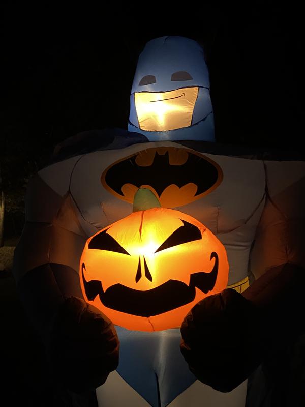 Warner Brothers 9-ft LED Batman with Pumpkin Inflatable 553074 at Lowes.com