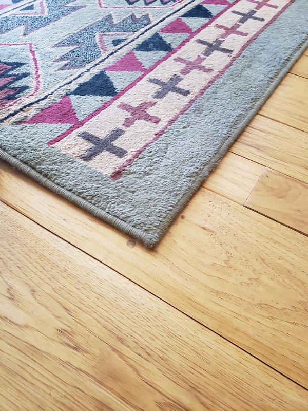 StepNGrip Rug Gripper with NeverCurl - Instantly Flattens Rug Corners and  Stops Rug Slipping - Uses Renewable Sticky Gel - Rug Anchor - 4 Pieces 