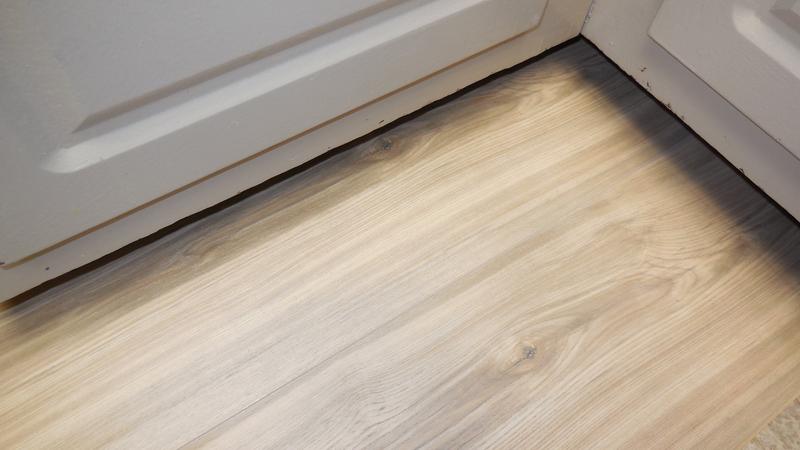 STAINMASTER Sunnyview Hickory 10-mm T x 7-1/2-in W x 50-in L Waterproof Wood Plank Laminate Flooring (21.06-sq ft / Carton)