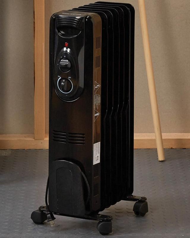 OmniHeat Up to 1500-Watt Oil-filled Radiant Flat Panel Indoor Electric Space  Heater with Thermostat in the Electric Space Heaters department at Lowes.com