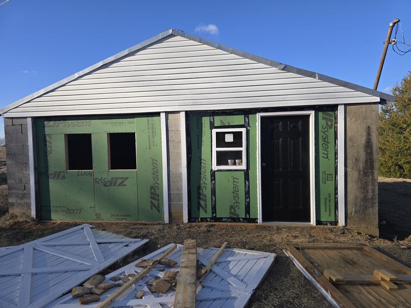 ZIP System 7/16-in x 4-ft x 8-ft OSB Sheathing in the Plywood ...