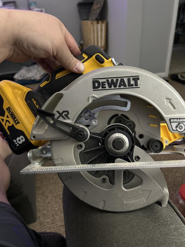 DEWALT XR POWER DETECT 20-volt Max 7-1/4-in Brushless Cordless