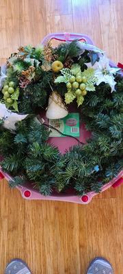 NEW! Rubbermaid wreath storage. Holds 27” Christmas:holiday