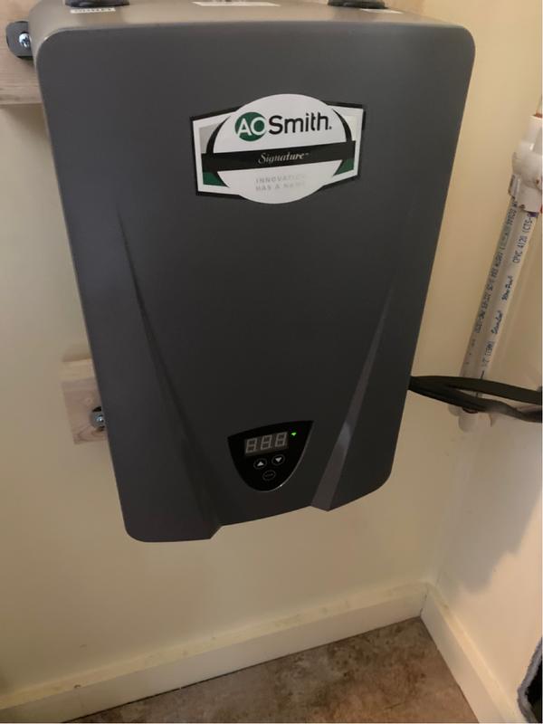 A.O. Smith Signature Series 240-Volt 18-kW-kW 1.6-GPM Tankless Electric  Water Heater in the Water Heaters department at Lowes.com