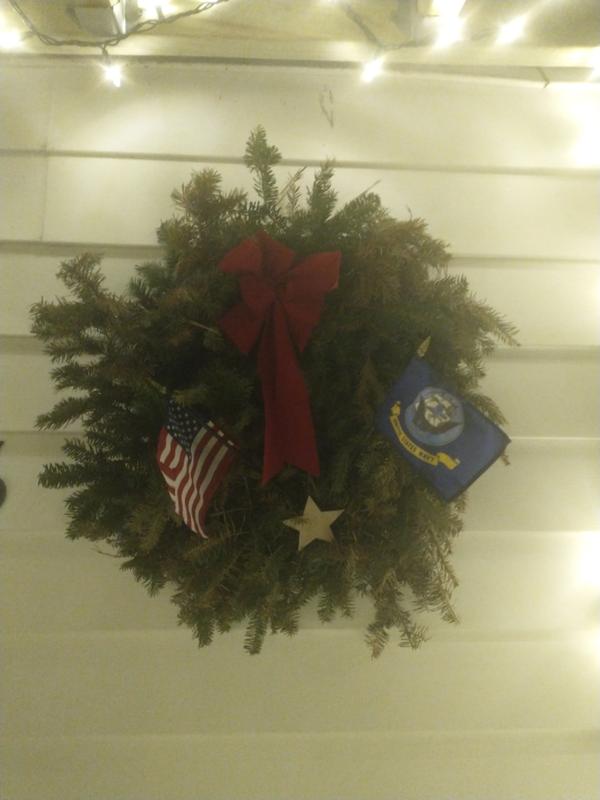 Wreaths Across America 22-in Real Balsam Fir Christmas Wreath NAVY-MTPP ...