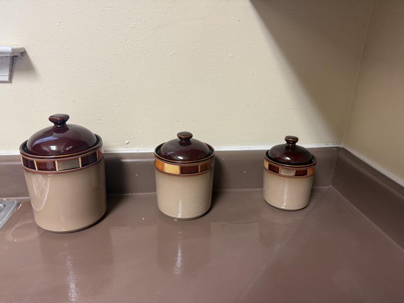 Gibson Elite 3-Pack Quart Ceramic Canister Set with Lid 84983777M