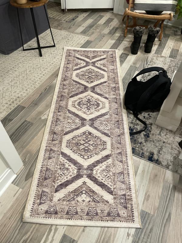 allen + roth 2 X 7 (ft) Neutral Gray Indoor Distressed/Overdyed Machine  Washable Runner Rug in the Rugs department at